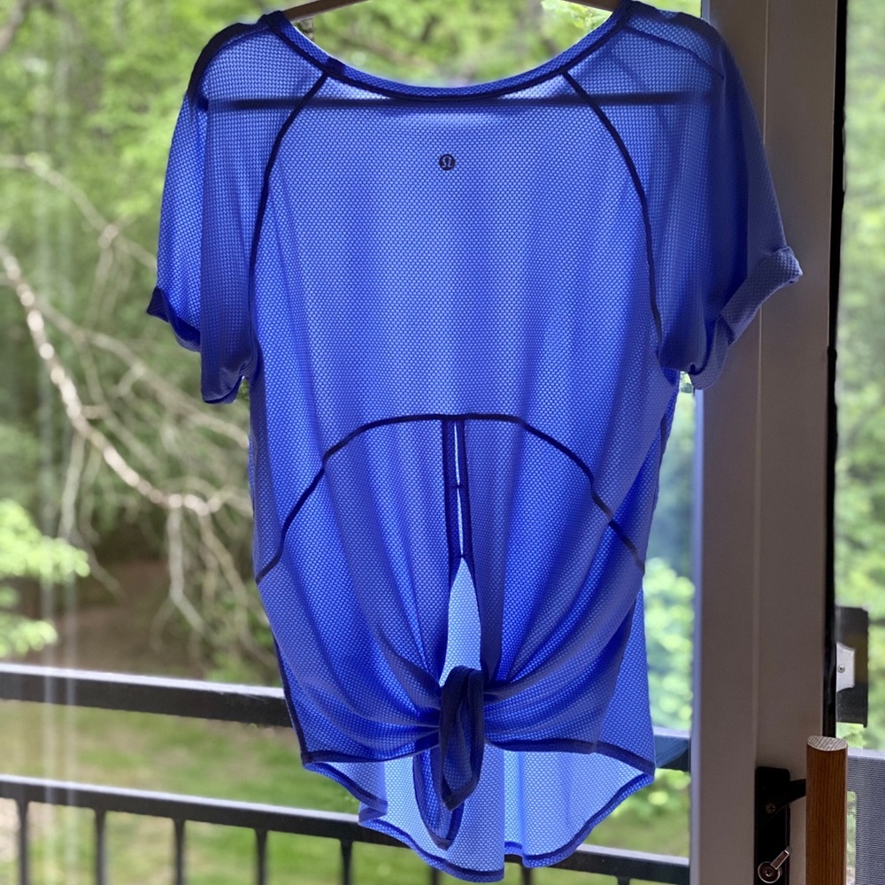 Lululemon. Breathable workout top. size 10.